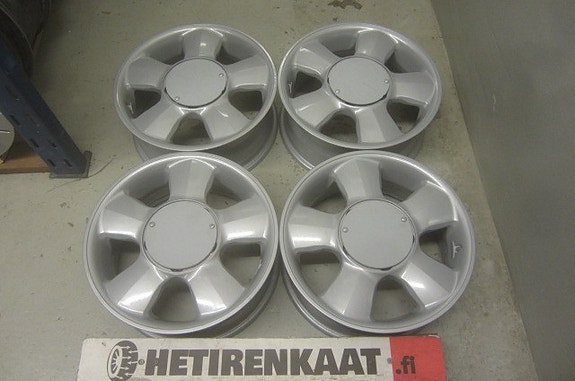 5x130 R16 kr. 78.1 PAKETTIAUTO  alumiini vanteet