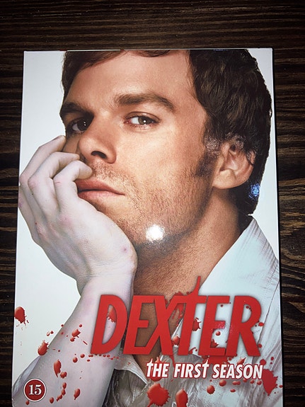 Dexter kausi 1