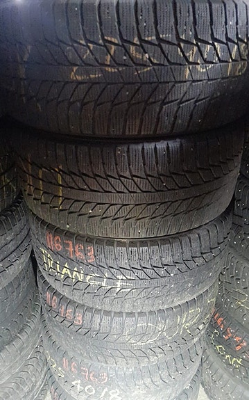 225/40 R18" käytetyt Kitkärenkaat