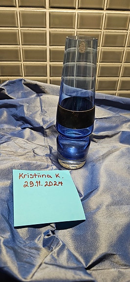 Riihimäen sininen lasimaljakko