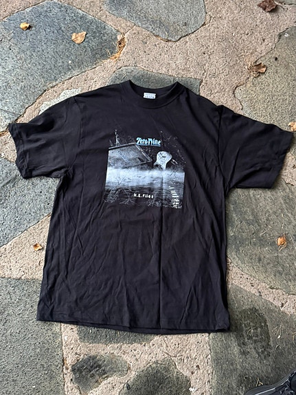 Zero Nine -t-paita koko M (vintage, käyttämätön)