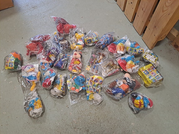 Vintage Happymeal leluja (paketissa)