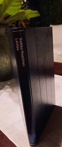 Lentsu - Veikko Huovinen