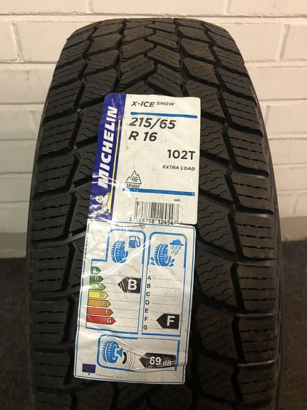 215/65R16 Michelin X-Ice snow uudet kitkat