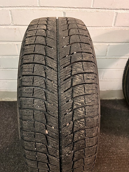 205/60R16 Michelin X-Ice kitkarenkaat