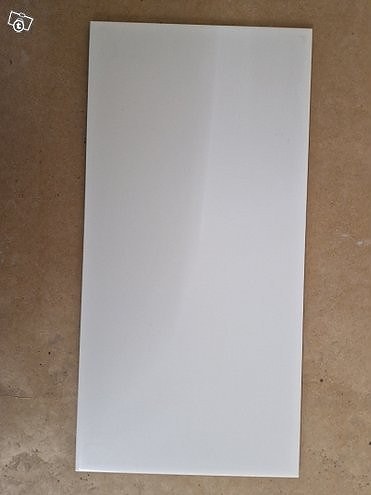 20x40 seinälaatta valkoinen ja harmaa