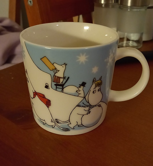 Lumileikkejä Muumimuki