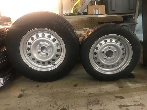 Perävaunun renkaat 185/14C +195/50R13C M+S & NASTA