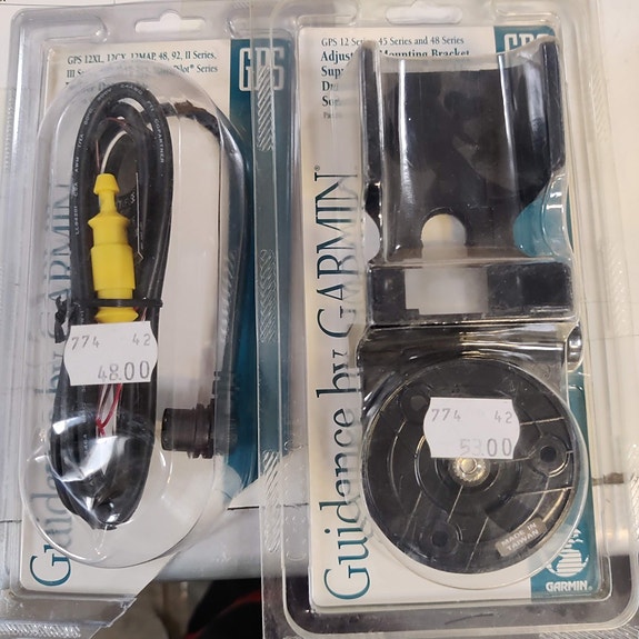 Garmin tarvikkeet