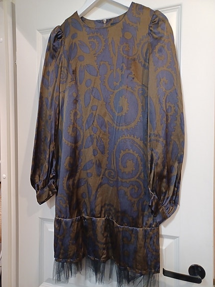 French Connection silkkimekko