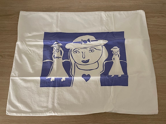 Tyynyliina, kunto hyvä.