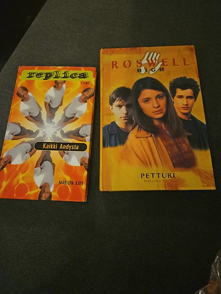 Roswell ja replica kirjat