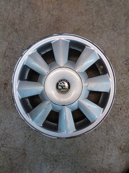 Vanne Skoda alkuperäinen käytetty Q0921