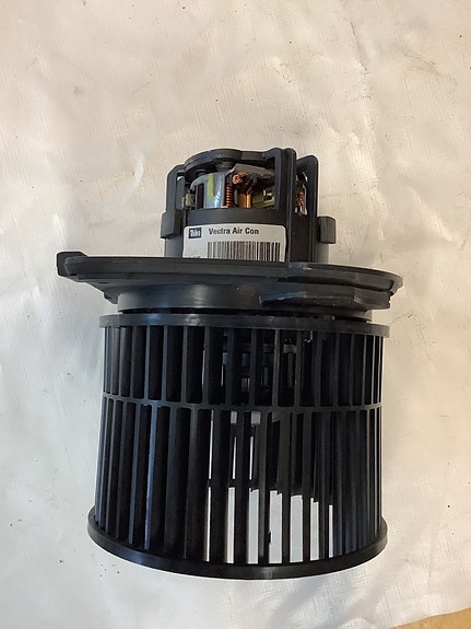 90568692 Lämmityslaitteen moottori Opel Vectra B