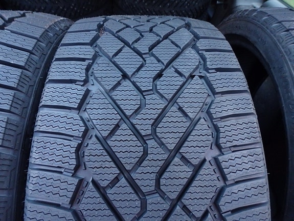 Uudet Linglong 195/65R15 kitkarenkaat rahteineen