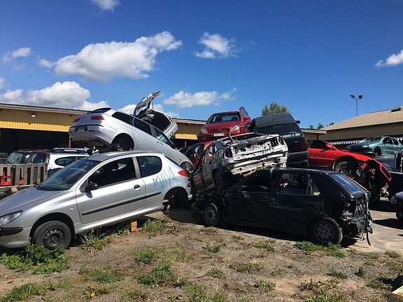 Autojen varaosia