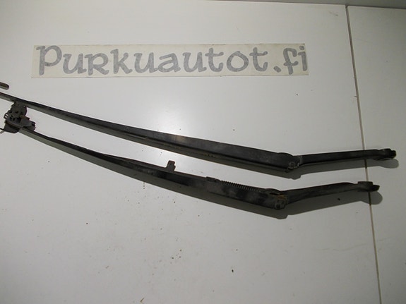 Bmw 3 e46 tuulilasin pyyhkijän varret 2001