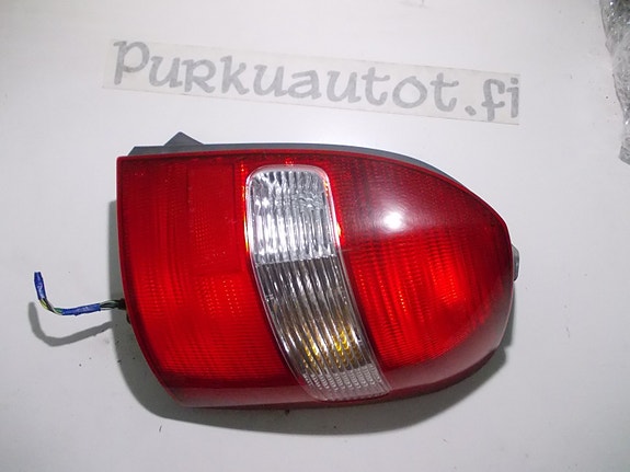 Mazda 323f hb takavalo oikea 1999