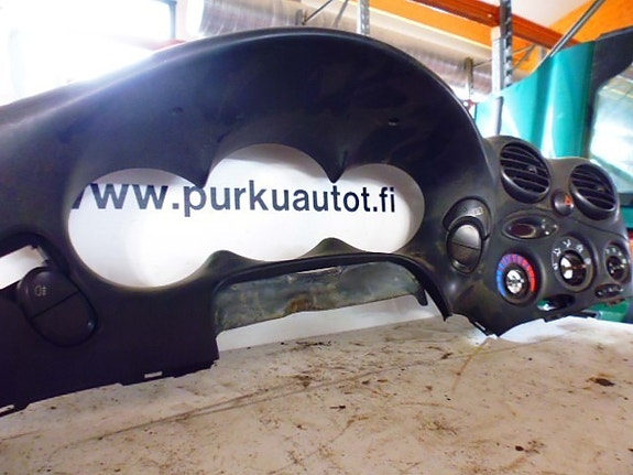 Hyundai coupe mittariston kehys 1999