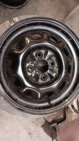 5,5x14 peltivanne. Nissan