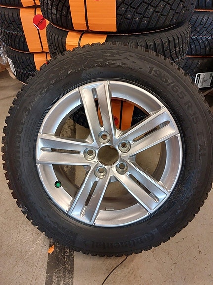 Peugeot 308 15"+ 195/65R15 Conti ice3