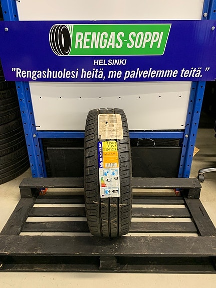 Michelin Agilis 195/70R15C. 104/102 R