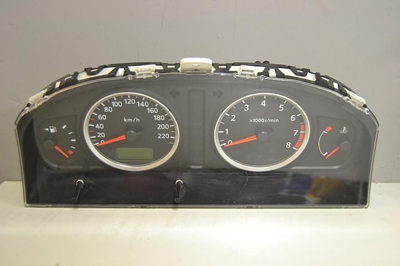 Nissan Almera 00-06 mittaristo