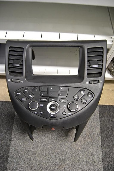 Nissan Primera vm.-05 radion säätimet