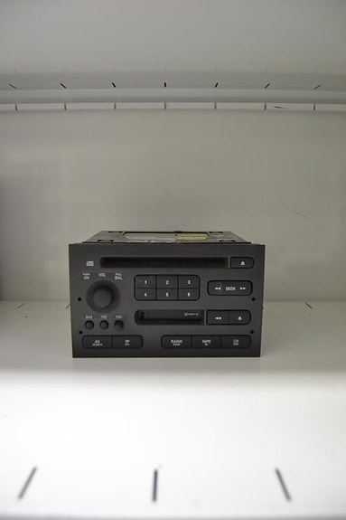 Saab 9-5 -00 radio