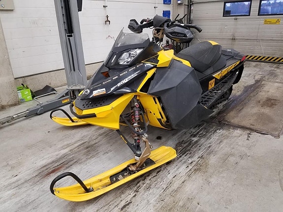 Ski Doo MXZ 600 HO ETEC X-RS 2012 osia