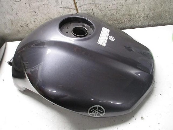 Yamaha FZS 1000 2004 tankki ym osia