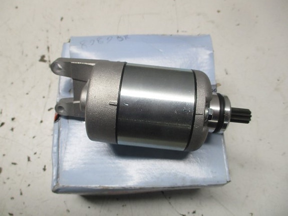 Vespa LX 125 150 starttimoottori uusi