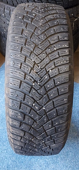 205/55 R17 95T XL Continental Ice Contact 3 8mm