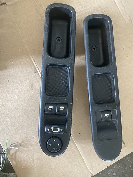 Lasinnostimen kytkin Peugeot 307