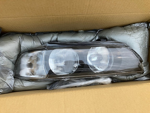 BMW E39 Oikea/Vasen Ajovaloumpio 95-00