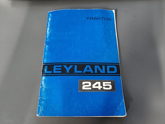 Leyland 245 traktorin ohjekirja