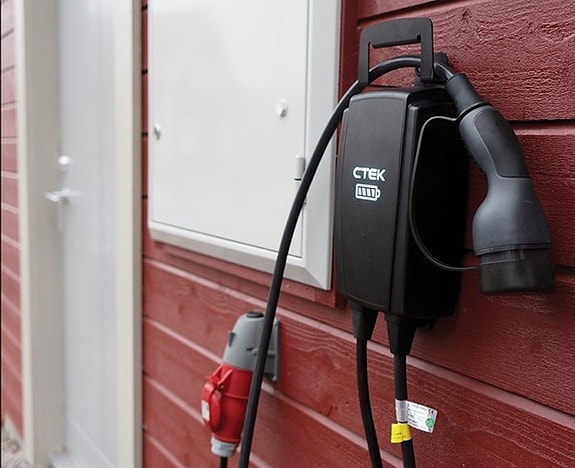Sähköauton kotilatausasema Ctek