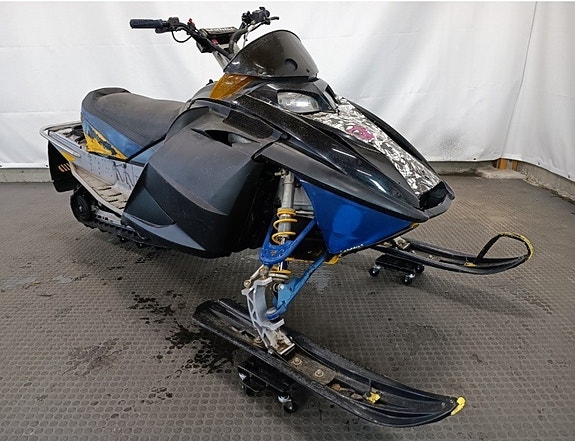Skidoo mxz 550f osina