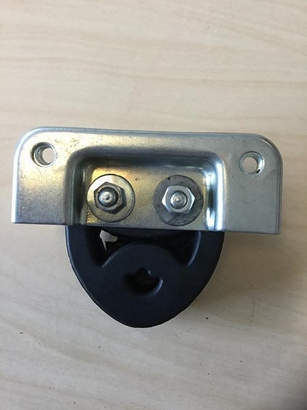 Pakoputken kannatinkumi MB W 210