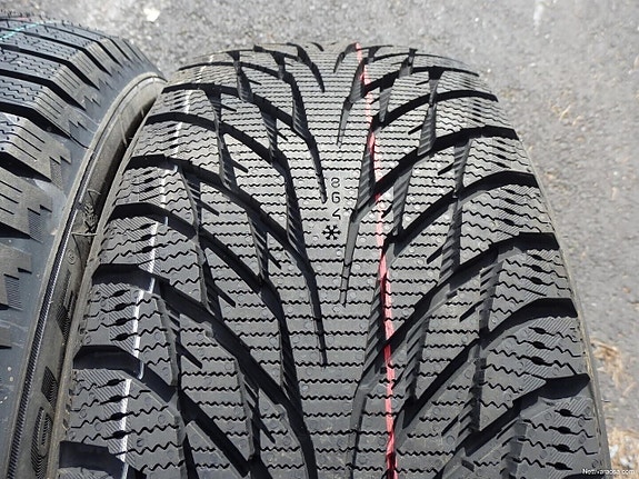 Yksi ajamaton Nokian 205/50R17 kitkarengas edullisesti