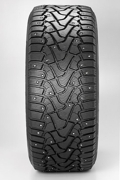 Uudet Pirelli 225/50R17 nastarenkaat rahteineen