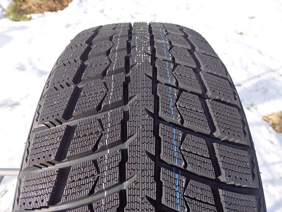 Uudet Linglong 255/55R18 kitkarenkaat rahteineen