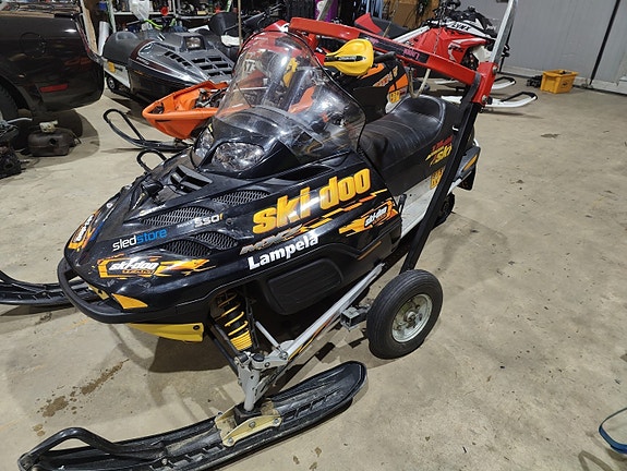 Skidoo mxz 550 osia