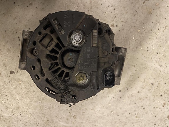 Audi A4 -04 150ah laturi 1.8T