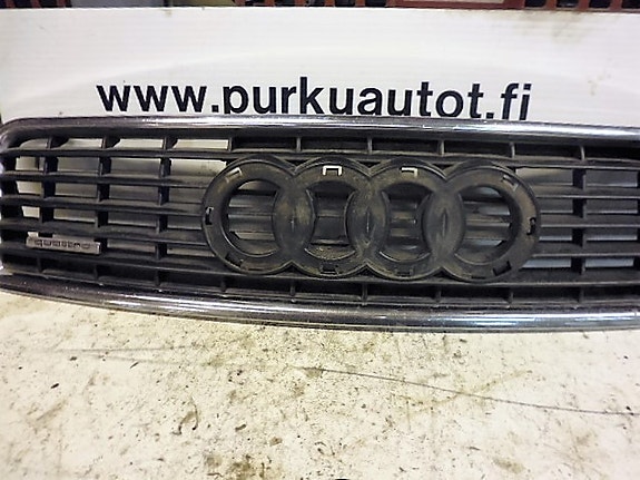 Audi a4 maski/säleikkö 2002