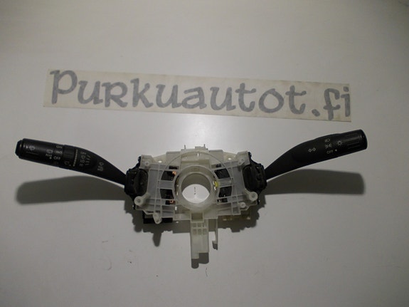 Subaru legacy 1999 monitoimikeskus