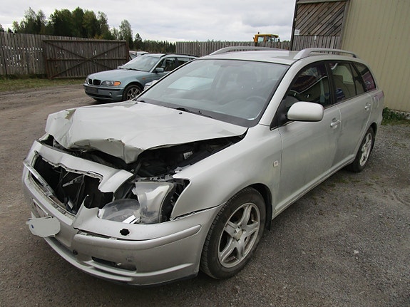 Toyota Avensis farm. 2.0 -05