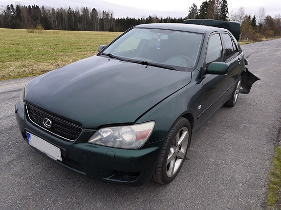 Lexus IS I 2.0 sedan -02
