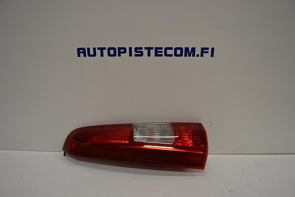 Volvo V70 -02 takavalo