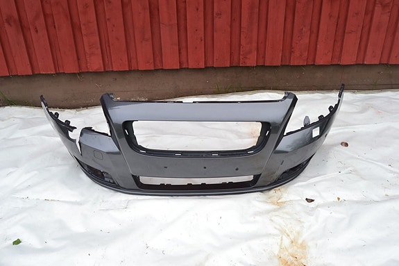Volvo V50 R desing -10 etupuskuri